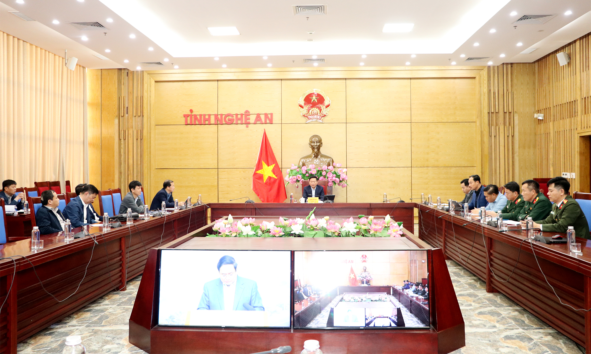 Anh-tin-bai